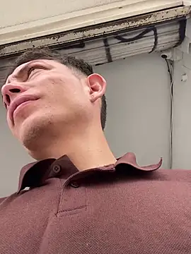 santiObrero live sex cam