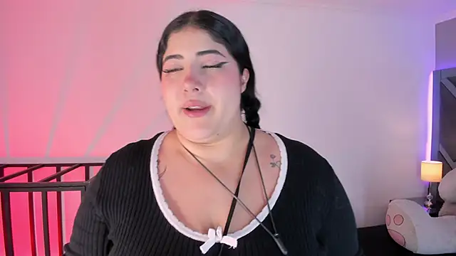 AmberiniHoffman live sex cam