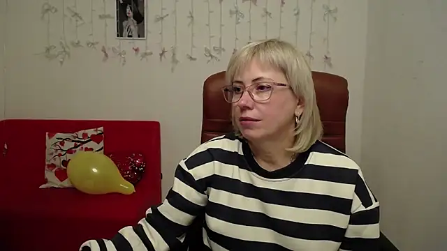 LaurenWishy live sex cam