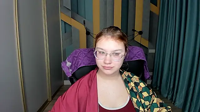 AngelinaLow live sex cam