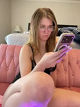 Riley_ray69's cam snapshot