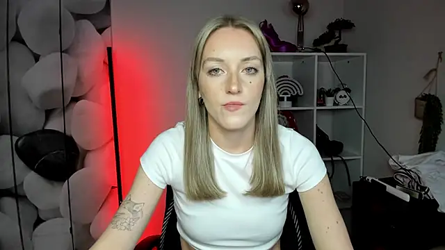 EvelynBlond's cam snapshot