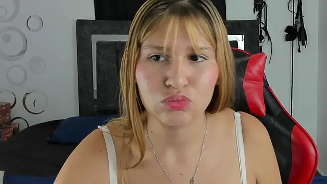 Bella_Blanca's cam snapshot