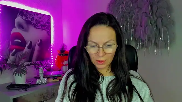 HelenLuxx's cam snapshot