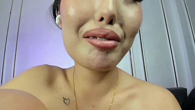 lilaasian's cam snapshot