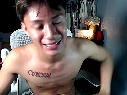 naughtyboyloy_0's cam snapshot