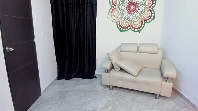 Candy_fox_19's cam snapshot