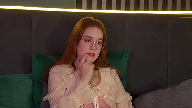 AmyRoy's cam snapshot