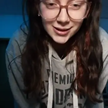 YoungLisaa18's cam snapshot