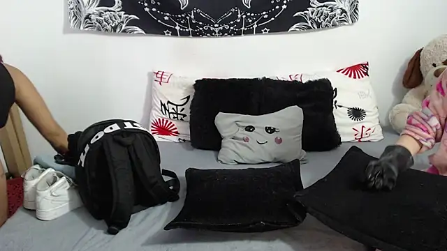 abby_n_emily live sex cam