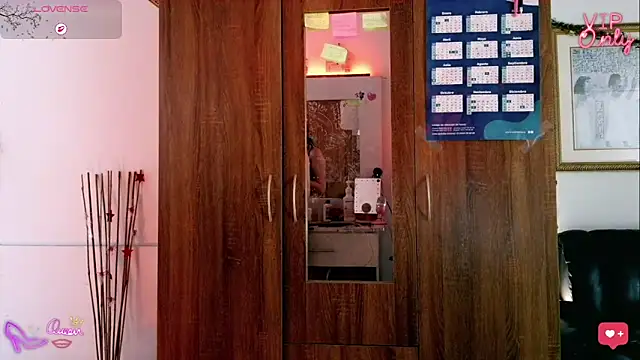 LauGrayJ's cam snapshot