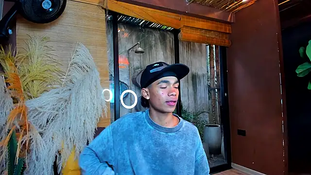 AlanCutee's cam snapshot