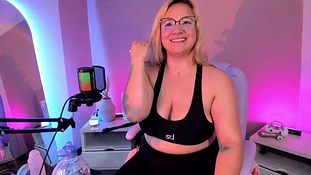 hollie_joliie live sex cam