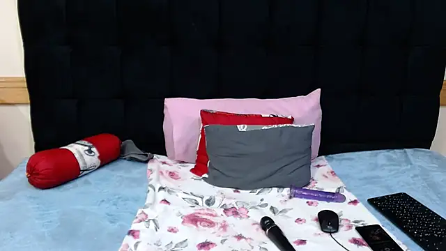 SexyAdelexx's cam snapshot