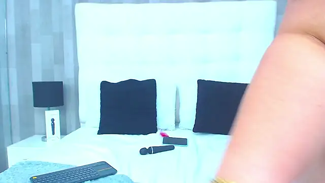 LeahMillerr's cam snapshot