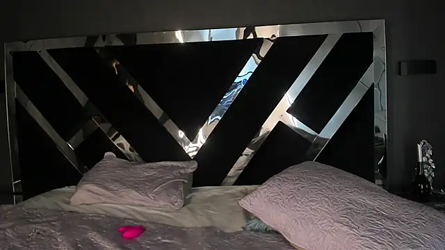 Susa1userma_'s cam snapshot