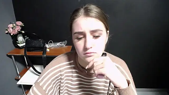 Sunny_siren live sex cam