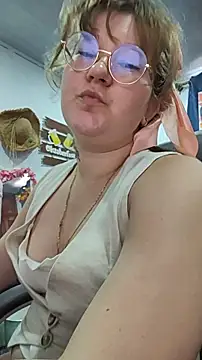 HunnyyLove live sex cam