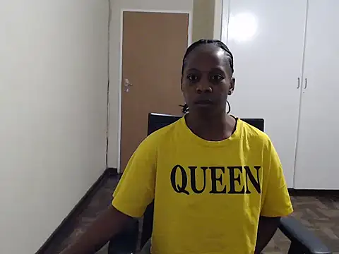 QUEENMANDYY's cam snapshot