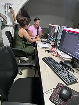 lilith_cut3's cam snapshot