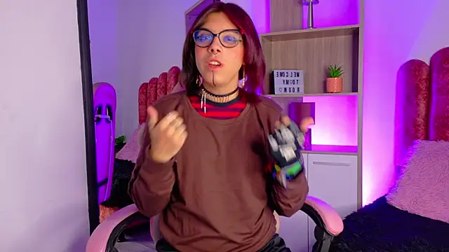 Lullaby_Charade live sex cam