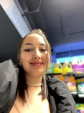 ICrazyOneIRL live sex cam