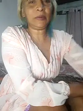 Goodgirlsue_77 live sex cam