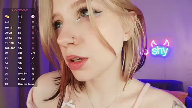 arielabradberry's cam snapshot