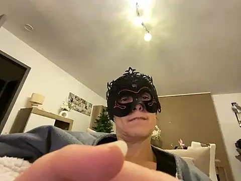 Marilou1983 live sex cam