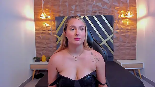 Emmaa_white_'s cam snapshot