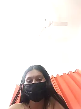 Maya-bebo's cam snapshot