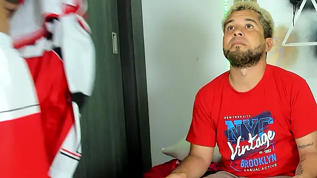 StephaniaAndRandy's cam snapshot