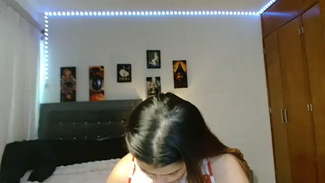 3littleschoolteens's cam snapshot