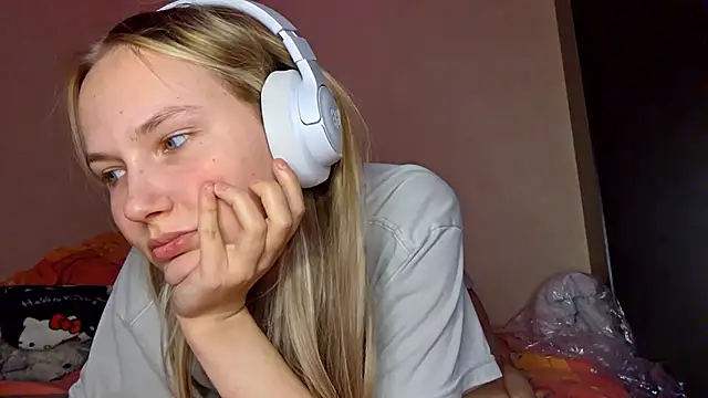 KarinRobertson live sex cam