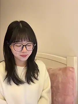 Ella-AAAAA live sex cam