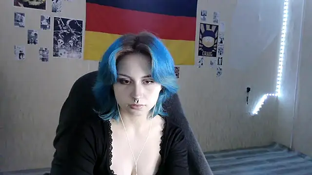 LeisaHopperstad's cam snapshot