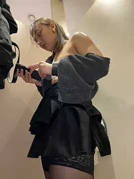 ICrazyOneIRL live sex cam