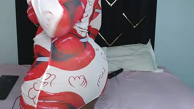 EbonyBentley's cam snapshot