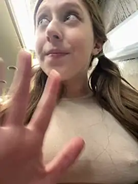 FroggyAnna live sex cam