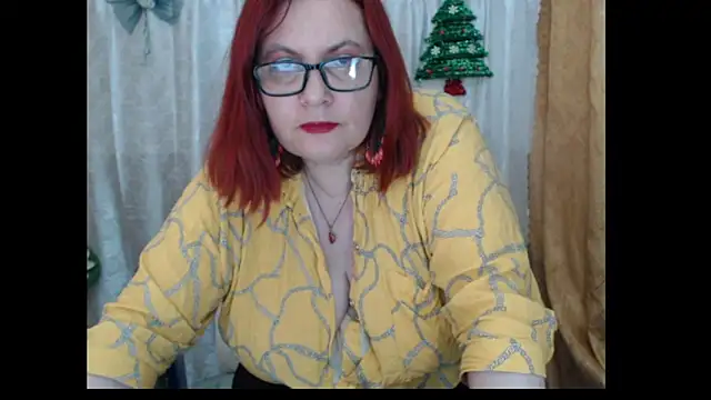 PlayfullMature's cam snapshot