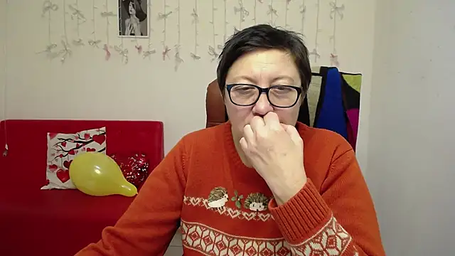 EmilyL0ve's cam snapshot