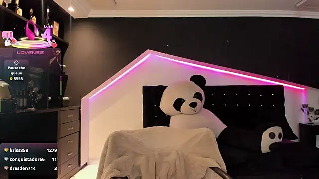 Coral_Gibson's cam snapshot