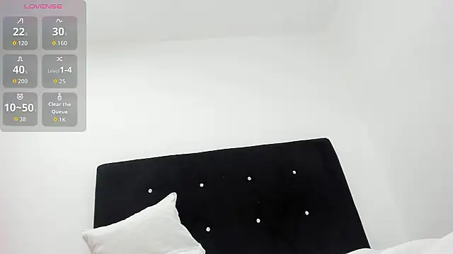 RoxanaBorns_'s cam snapshot