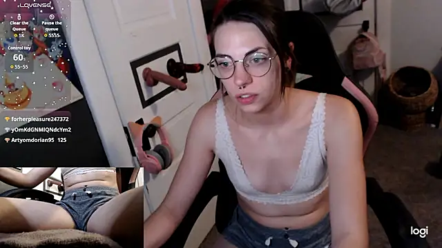 KierBearKisses live sex cam