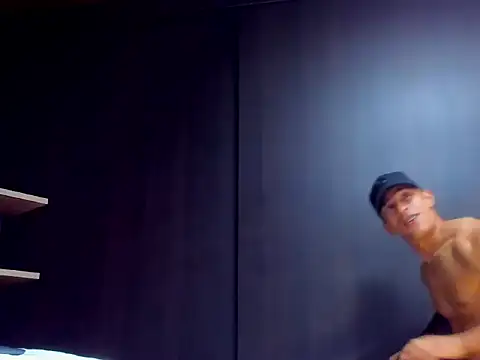 adrian_ray's cam snapshot