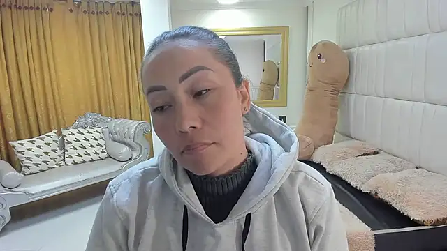 gaby_trent's cam snapshot