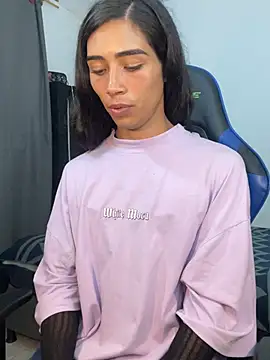 Sweet-Cris live sex cam