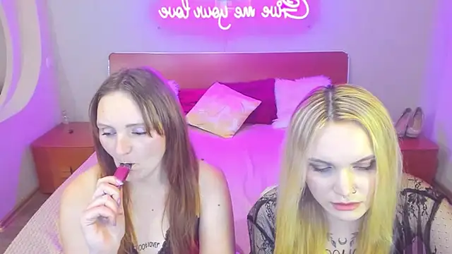 MagicEyess live sex cam