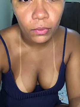 IndiaPozuda_'s cam snapshot