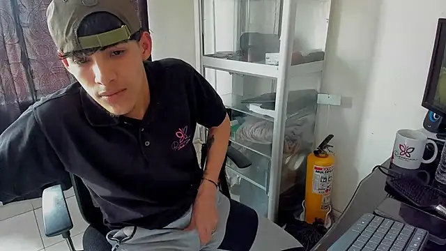 MaxStar26's cam snapshot